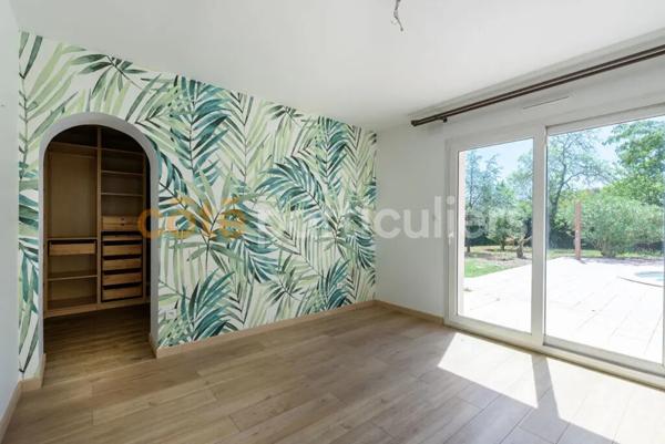 Vente
                Maison263 m² - 9 Pièces -
                    MONT DE MARSAN (40000)