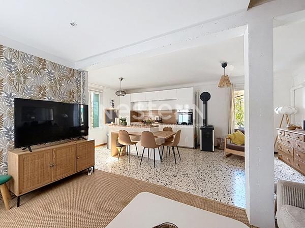 A VENDRE - BAIXAS - MAISON DE CARACTERE - COUR - TERRASSE