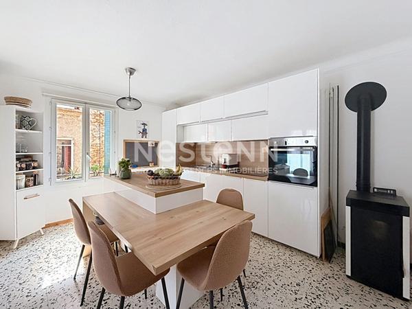 A VENDRE - BAIXAS - MAISON DE CARACTERE - COUR - TERRASSE