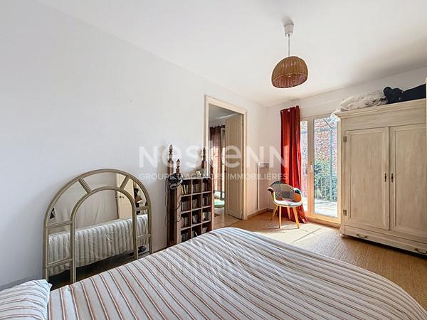 A VENDRE - BAIXAS - MAISON DE CARACTERE - COUR - TERRASSE