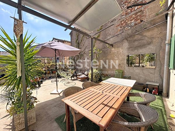 A VENDRE - BAIXAS - MAISON DE CARACTERE - COUR - TERRASSE