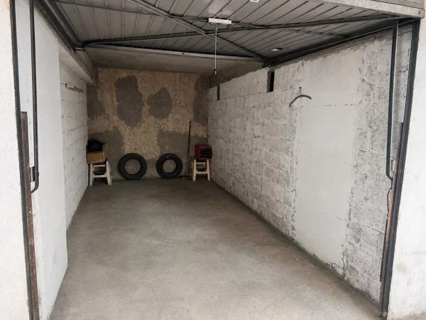 Vente                                                      Garage
                        
                                                            à Nice
