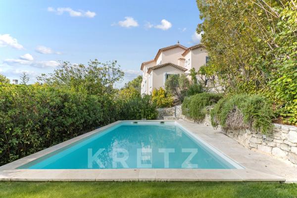 Propriété rare au calme avec piscine et grand terrain arboré