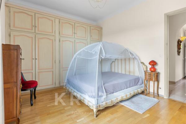 Propriété rare au calme avec piscine et grand terrain arboré