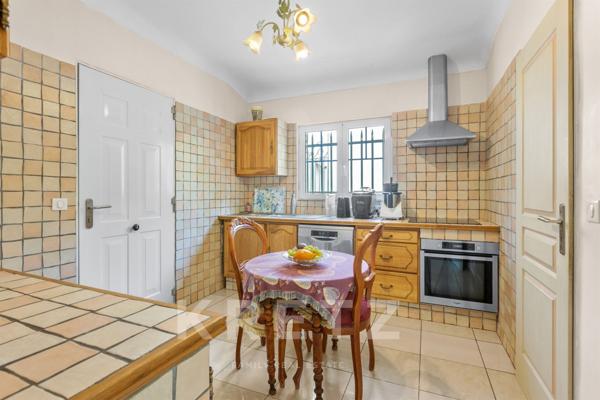 Propriété rare au calme avec piscine et grand terrain arboré