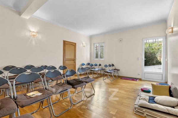 Propriété rare au calme avec piscine et grand terrain arboré