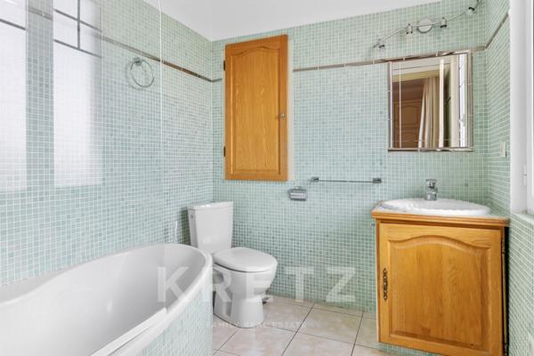 Propriété rare au calme avec piscine et grand terrain arboré