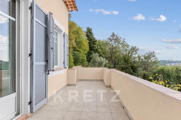 Propriété rare au calme avec piscine et grand terrain arboré