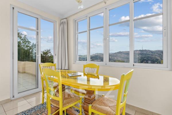 Propriété rare au calme avec piscine et grand terrain arboré