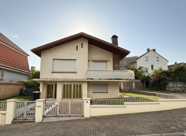 Maison d'environ 177 m²,rénovée, 2 appartements, 8 p. terrain 514 m²