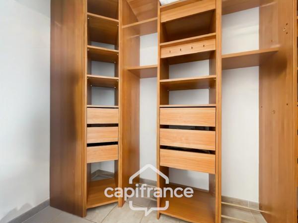 GOLF DE PONT ROYAL bastide au charme lumineux de 140 m2 établie sur un terrain de 657 m2, 4 chambres dont une master, 2 salle de bains, piscine double garage