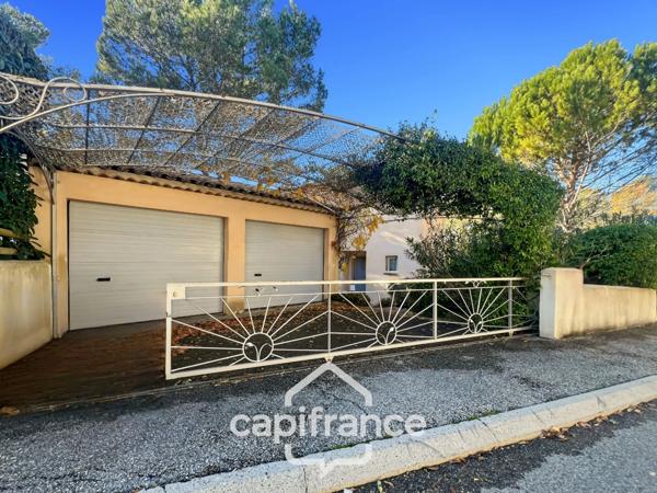 GOLF DE PONT ROYAL bastide au charme lumineux de 140 m2 établie sur un terrain de 657 m2, 4 chambres dont une master, 2 salle de bains, piscine double garage