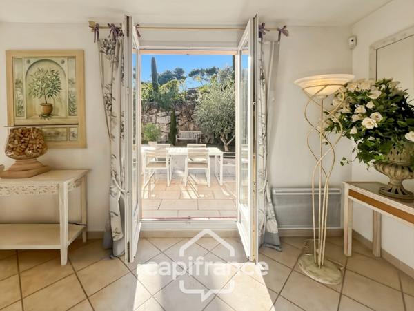 GOLF DE PONT ROYAL bastide au charme lumineux de 140 m2 établie sur un terrain de 657 m2, 4 chambres dont une master, 2 salle de bains, piscine double garage