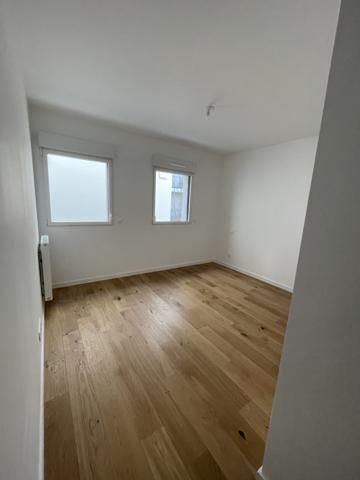 GRAND T5 AVEC TERRASSE/JARDIN ET PARKING - BORDEAUX CENTRE