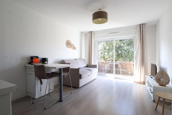 ROYAN - QUARTIER DU PARC - APPARTEMENT T1 AVEC BALCON ET PARKING - 150 M PLAGE