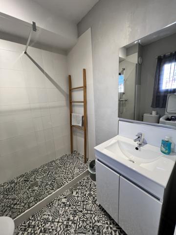 ROYAN - QUARTIER DU PARC - APPARTEMENT T1 AVEC BALCON ET PARKING - 150 M PLAGE