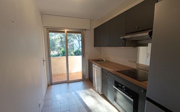 Appartement à vendre    3 pièces •  Fréjus