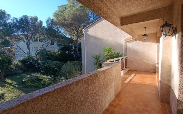 Appartement à vendre    3 pièces •  Fréjus