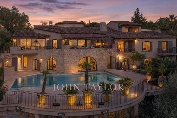 Superbe villa rénovée dans l’un des secteurs les plus recherchés de Mougins