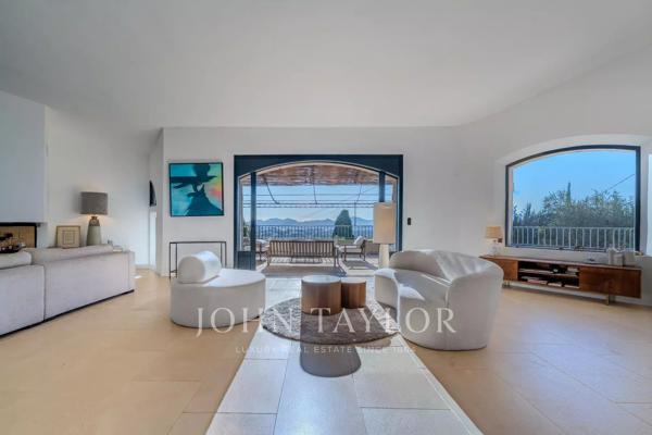 Superbe villa rénovée dans l’un des secteurs les plus recherchés de Mougins