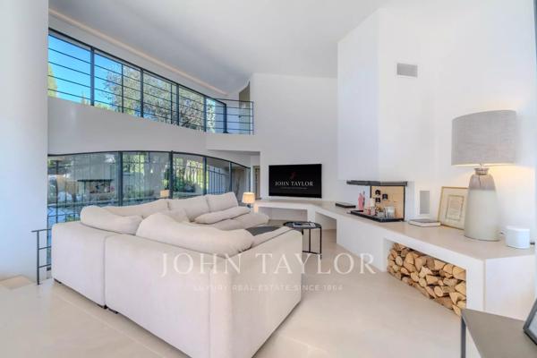 Superbe villa rénovée dans l’un des secteurs les plus recherchés de Mougins