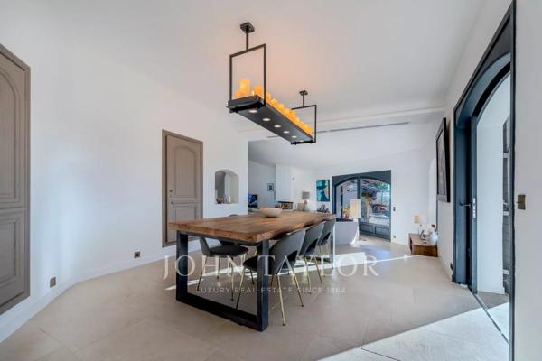 Superbe villa rénovée dans l’un des secteurs les plus recherchés de Mougins