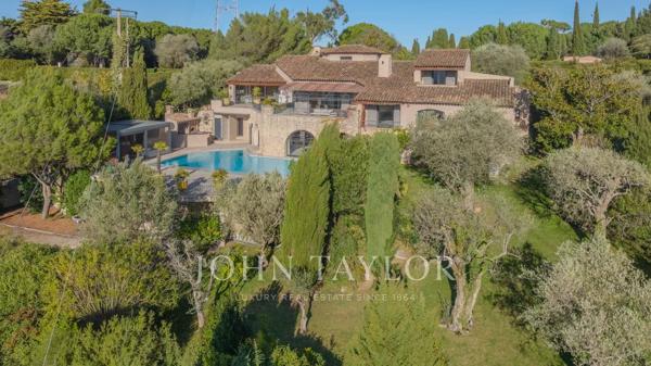 Superbe villa rénovée dans l’un des secteurs les plus recherchés de Mougins