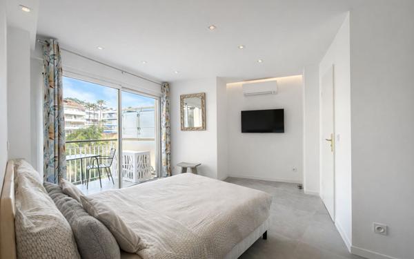 Appartement à vendre    2 pièces •  Cannes