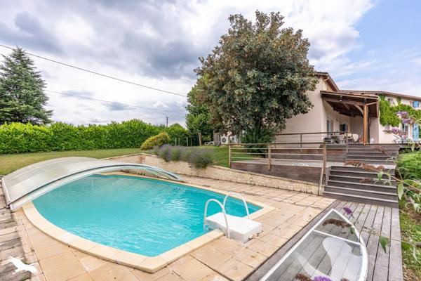 Maison à vendre |  Saussignac |  10 pièces | 226 m²