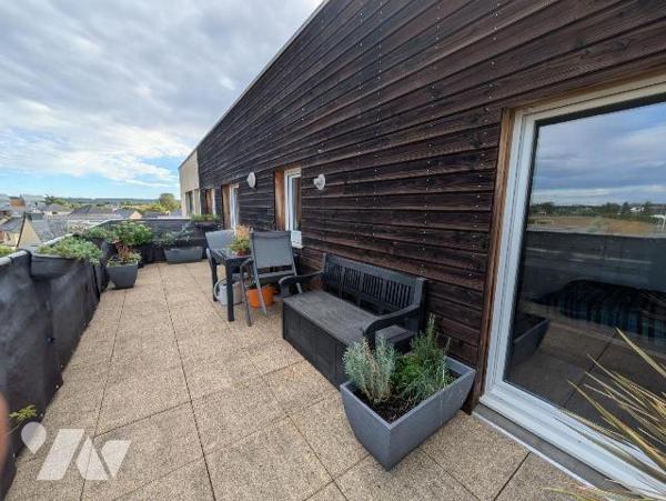 Idéalement situé au coeur de Pont Péan, dans une résidence récente de 2011, ce bel appartement ...