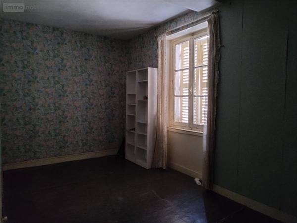 Maison à restaurer à vendre à Luché-Pringé dans la Sarthe (72800), ref : 1219