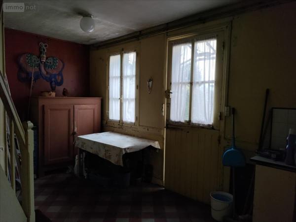 Maison à restaurer à vendre à Luché-Pringé dans la Sarthe (72800), ref : 1219