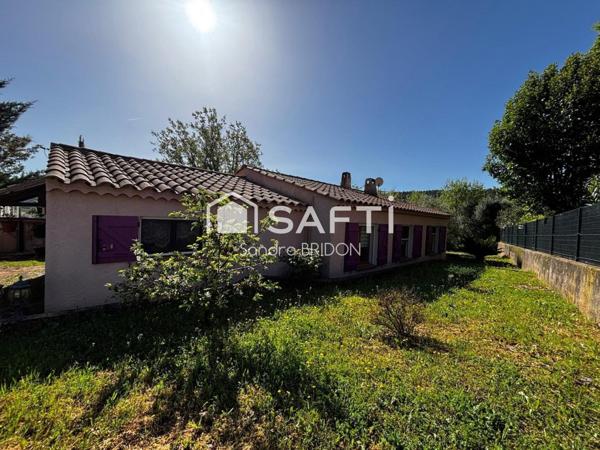 VILLA DE PLAIN PIED AVEC JOLI JARDIN