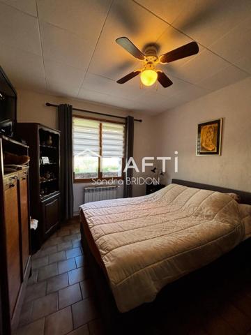 VILLA DE PLAIN PIED AVEC JOLI JARDIN