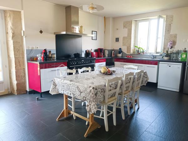 Demeure de 554,28 m²