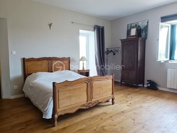 Demeure de 554,28 m²