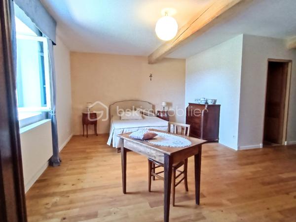 Demeure de 554,28 m²