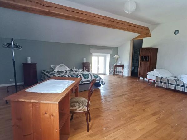 Demeure de 554,28 m²