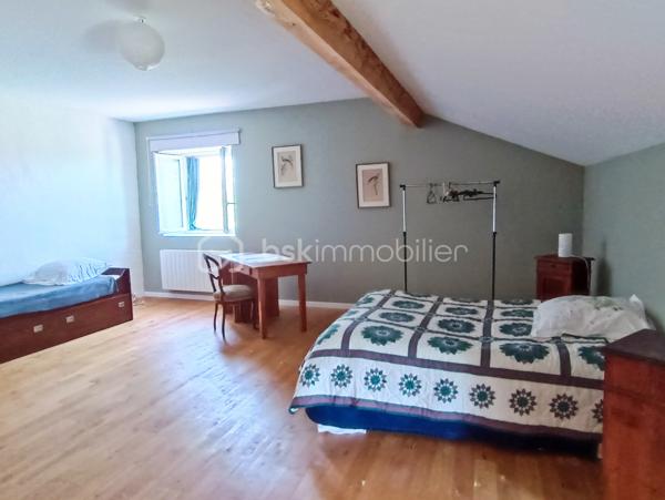 Demeure de 554,28 m²