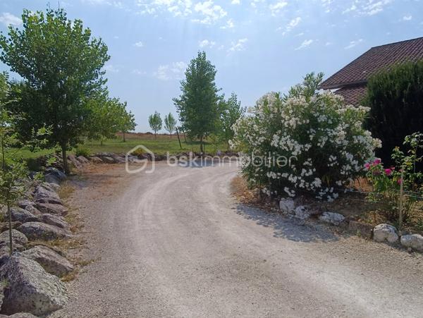 Demeure de 554,28 m²