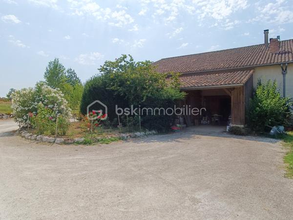 Demeure de 554,28 m²