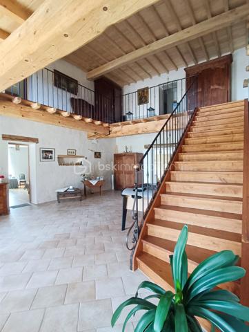 Demeure de 554,28 m²