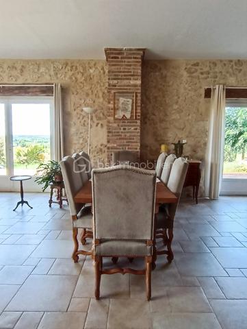 Demeure de 554,28 m²