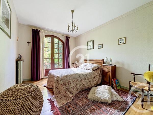 Maison à vendre  8 pièces - 259,50 m 2   BOUTIERS ST TROJAN  - 16