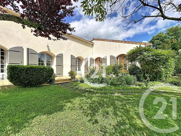 Maison à vendre  8 pièces - 259,50 m 2   BOUTIERS ST TROJAN  - 16