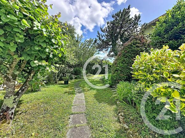 Maison à vendre  8 pièces - 259,50 m 2   BOUTIERS ST TROJAN  - 16