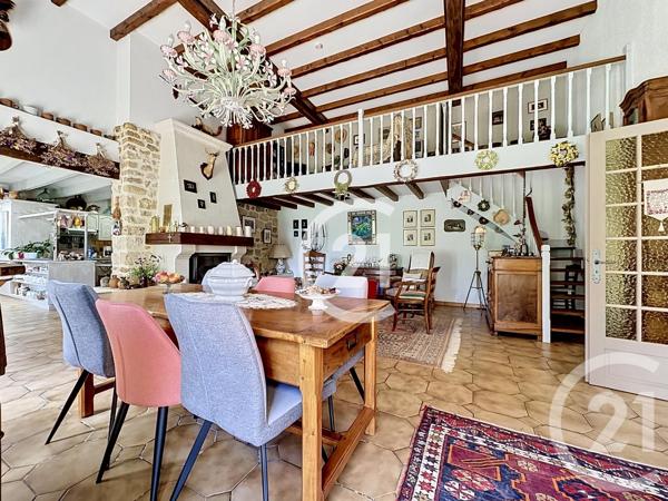 Maison à vendre  8 pièces - 259,50 m 2   BOUTIERS ST TROJAN  - 16