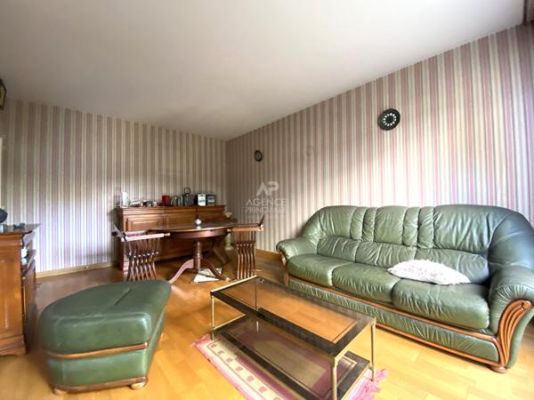 Appartement Nanterre 2 pièce(s) 45 m2 253 000 € ** - Référence 15009