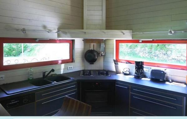 Maison en bois avec piscine