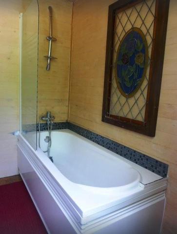 Maison en bois avec piscine